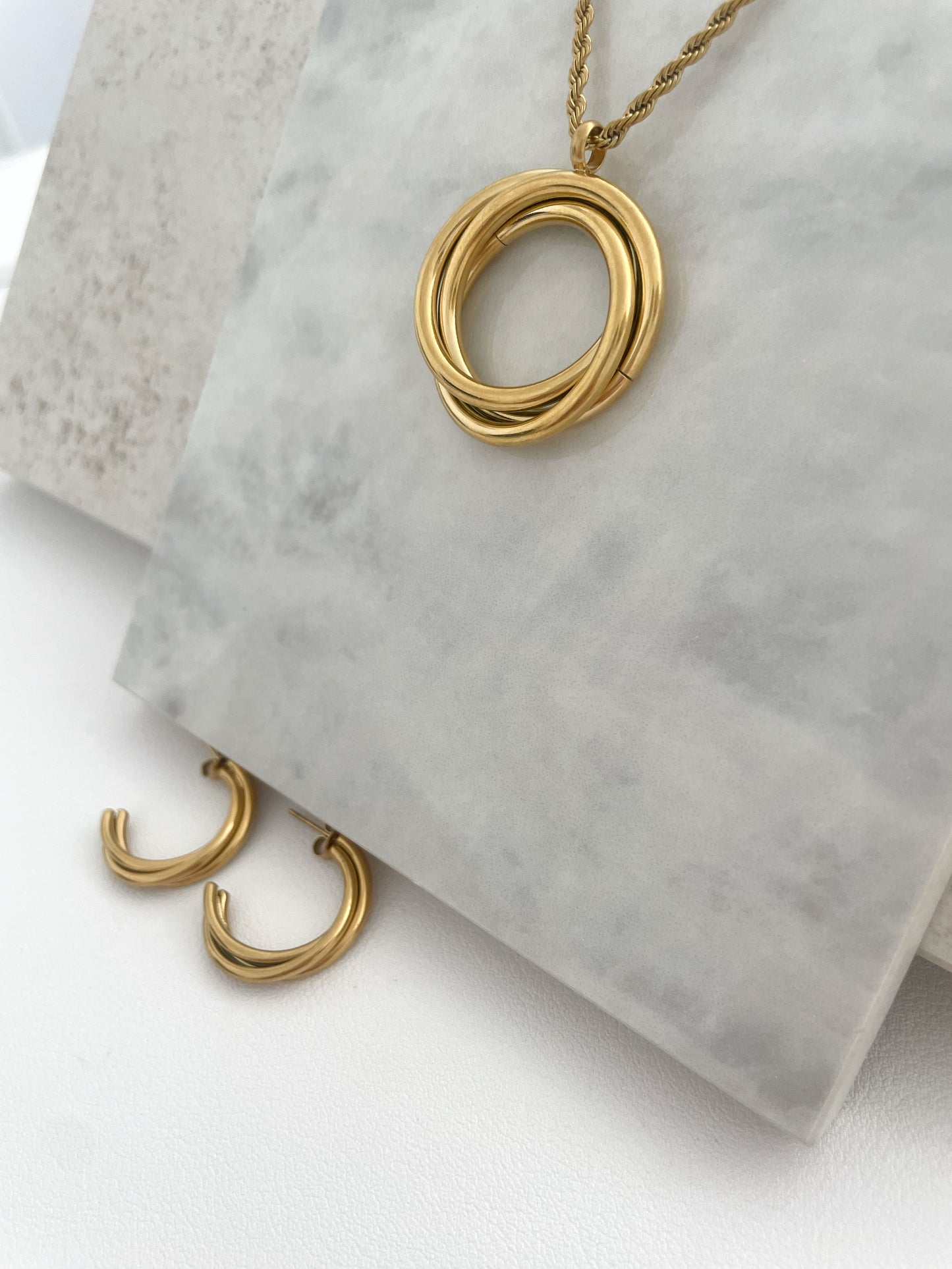 COLLAR AURA