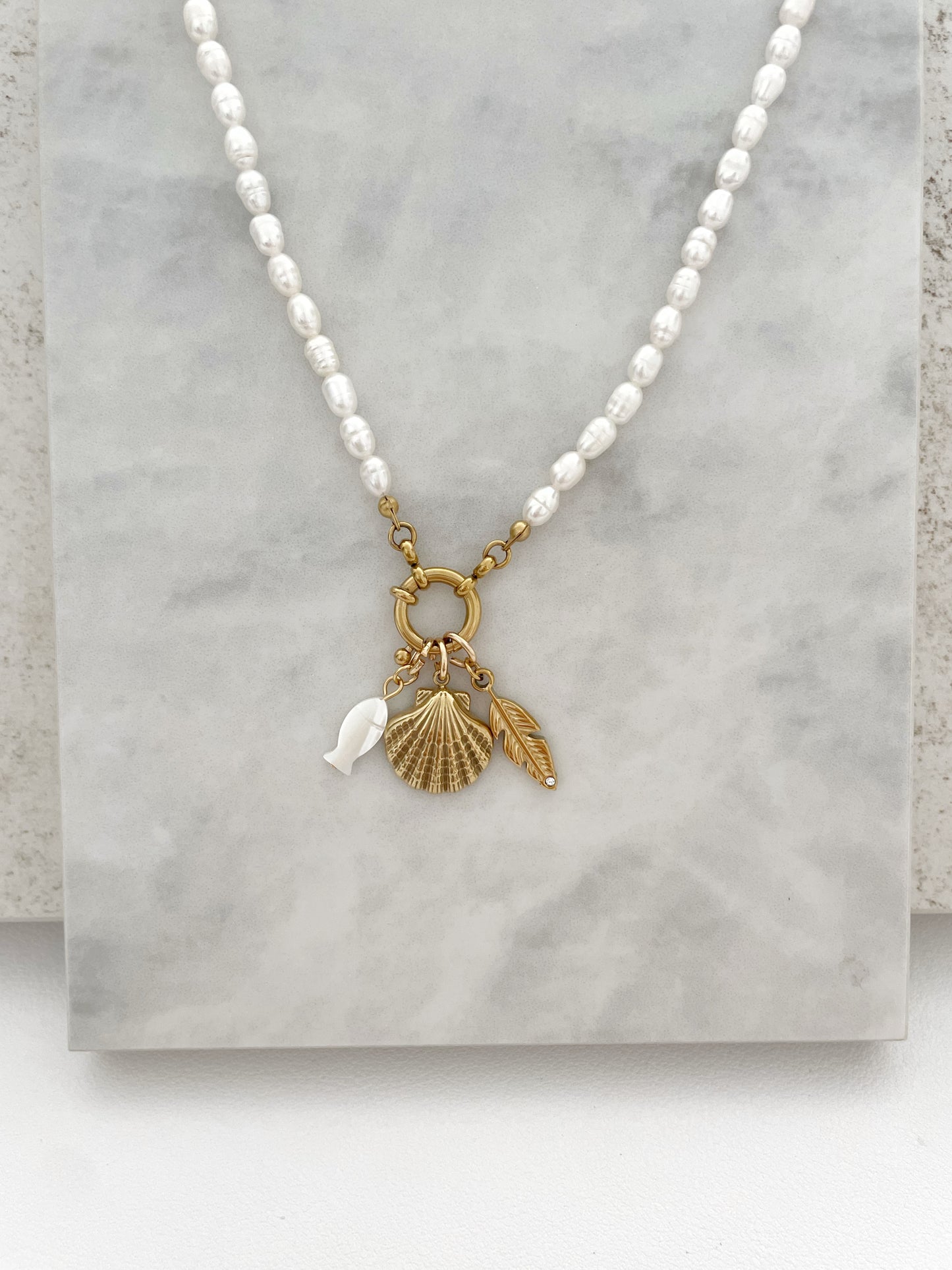 Collar perlas summer personalizable con 3 charms