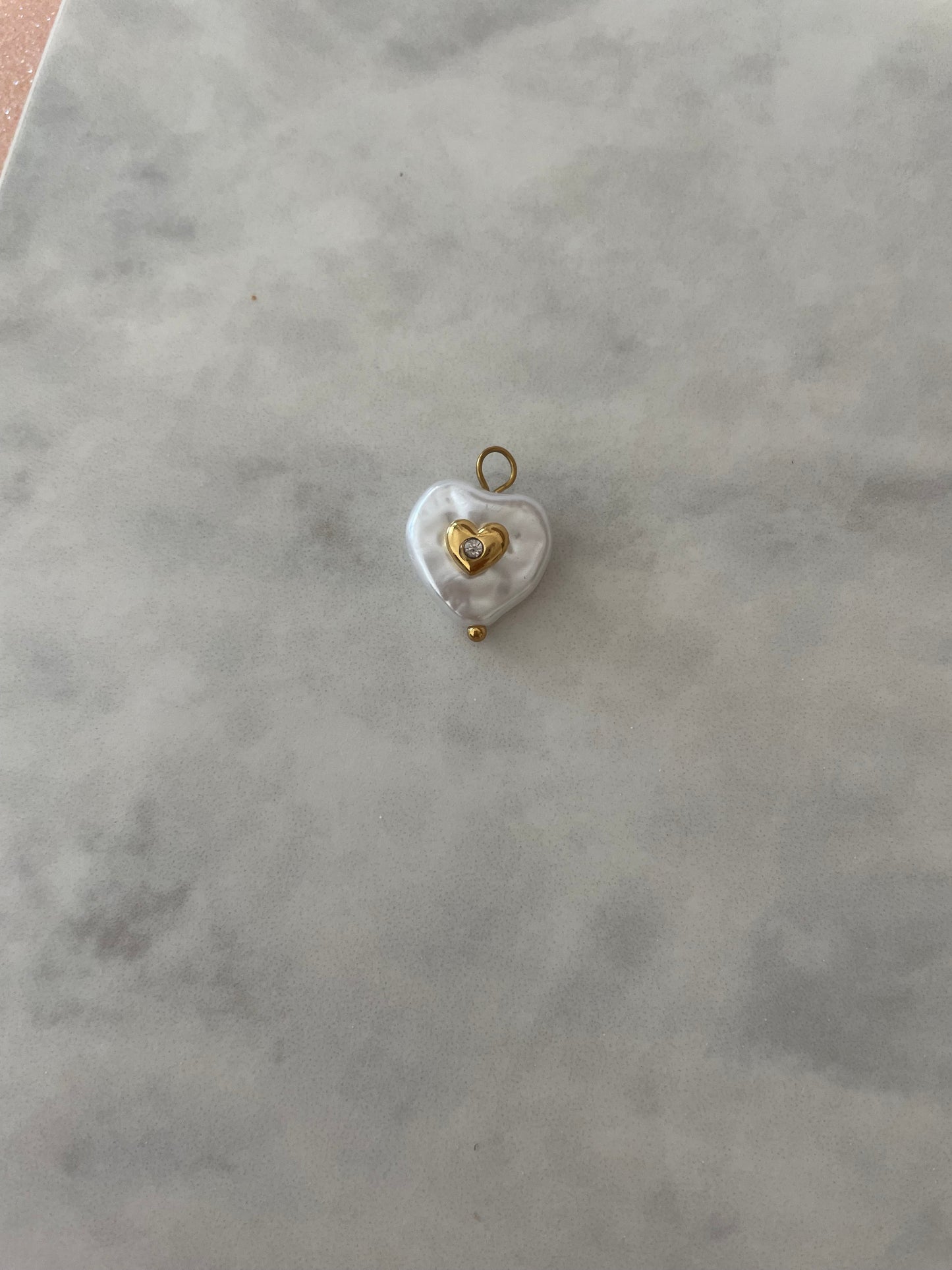 CHARM CORAZÓN PERLA