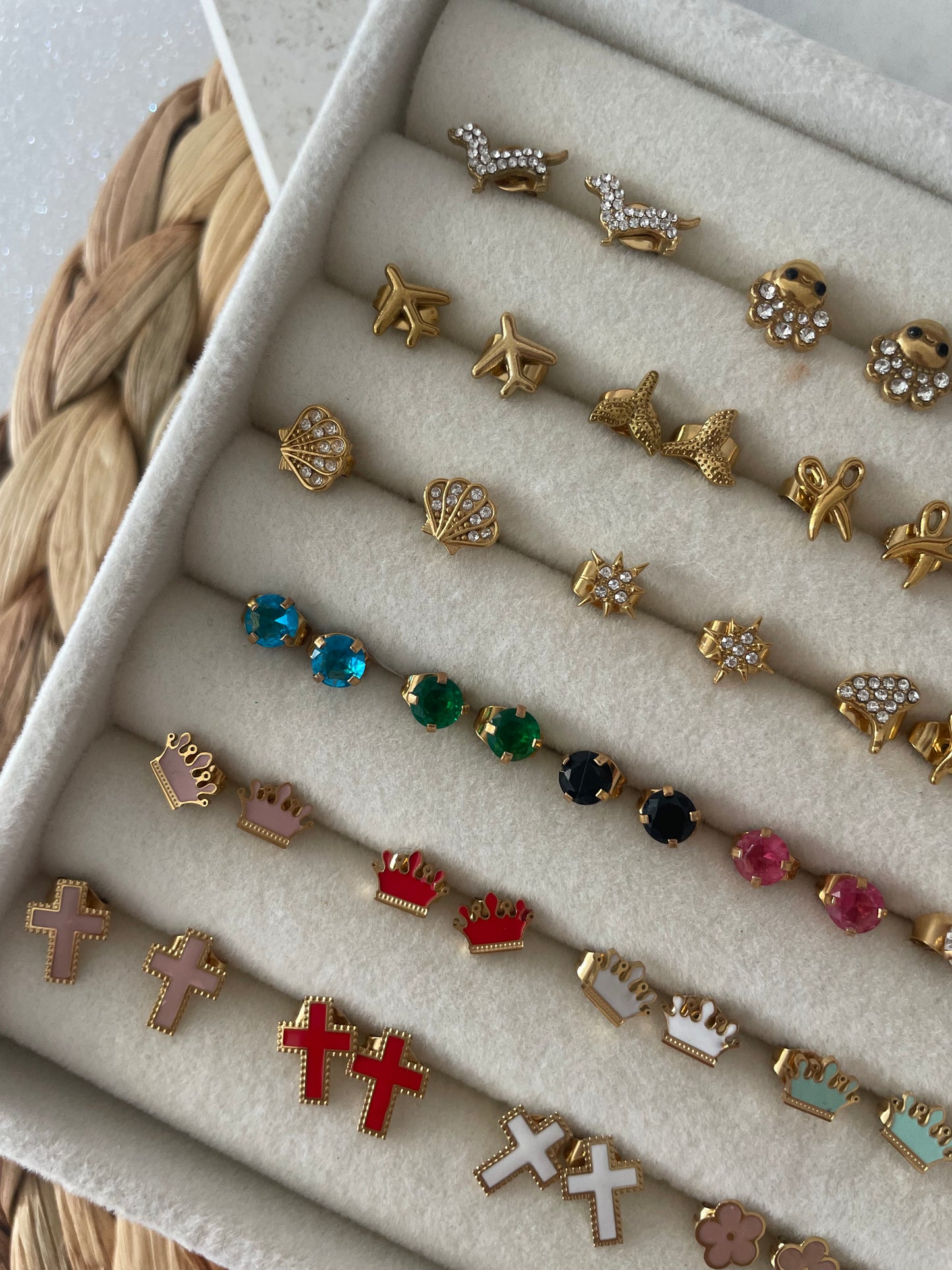 PENDIENTES STUDS