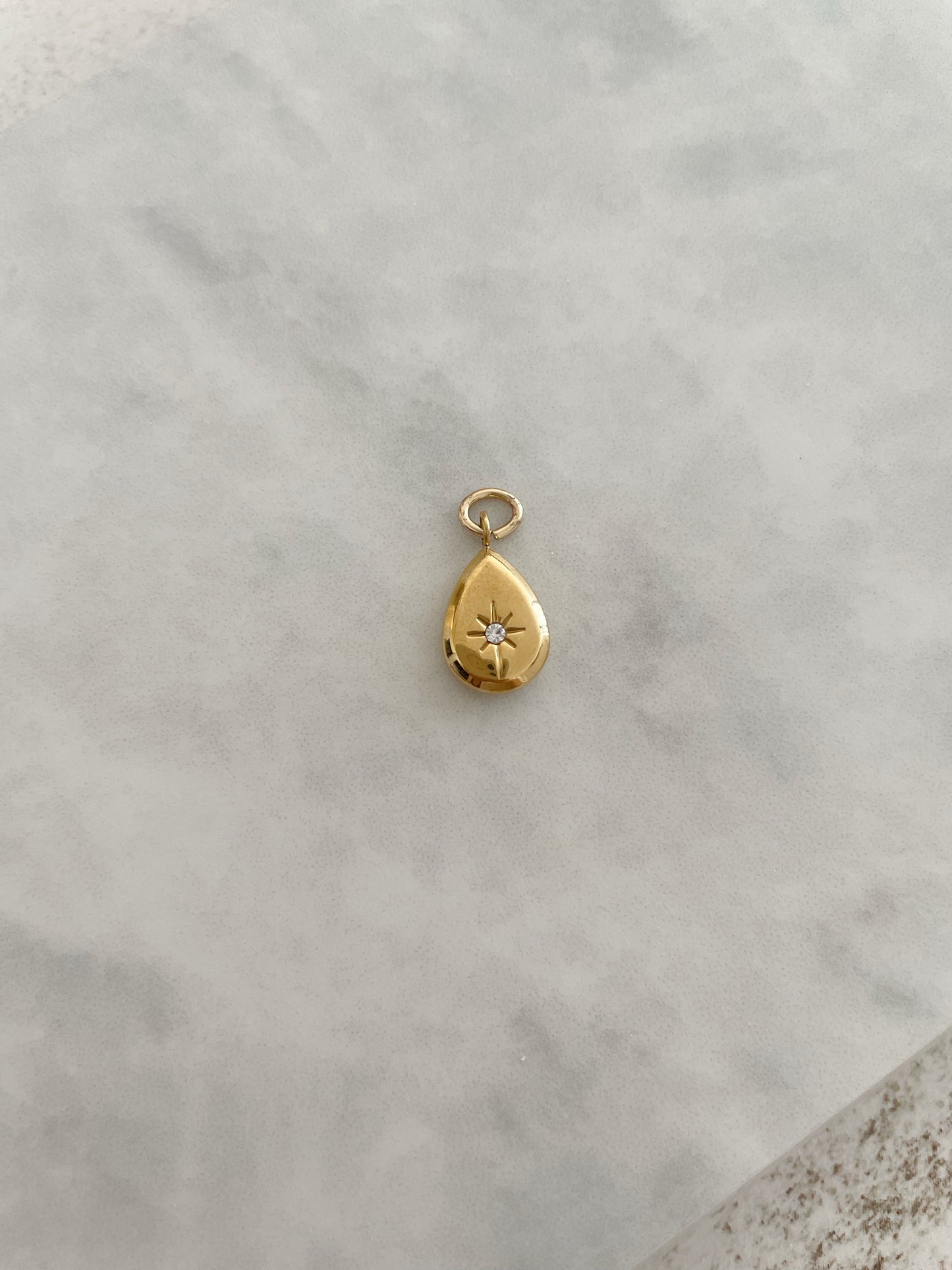CHARM GOTA CIRCONITA