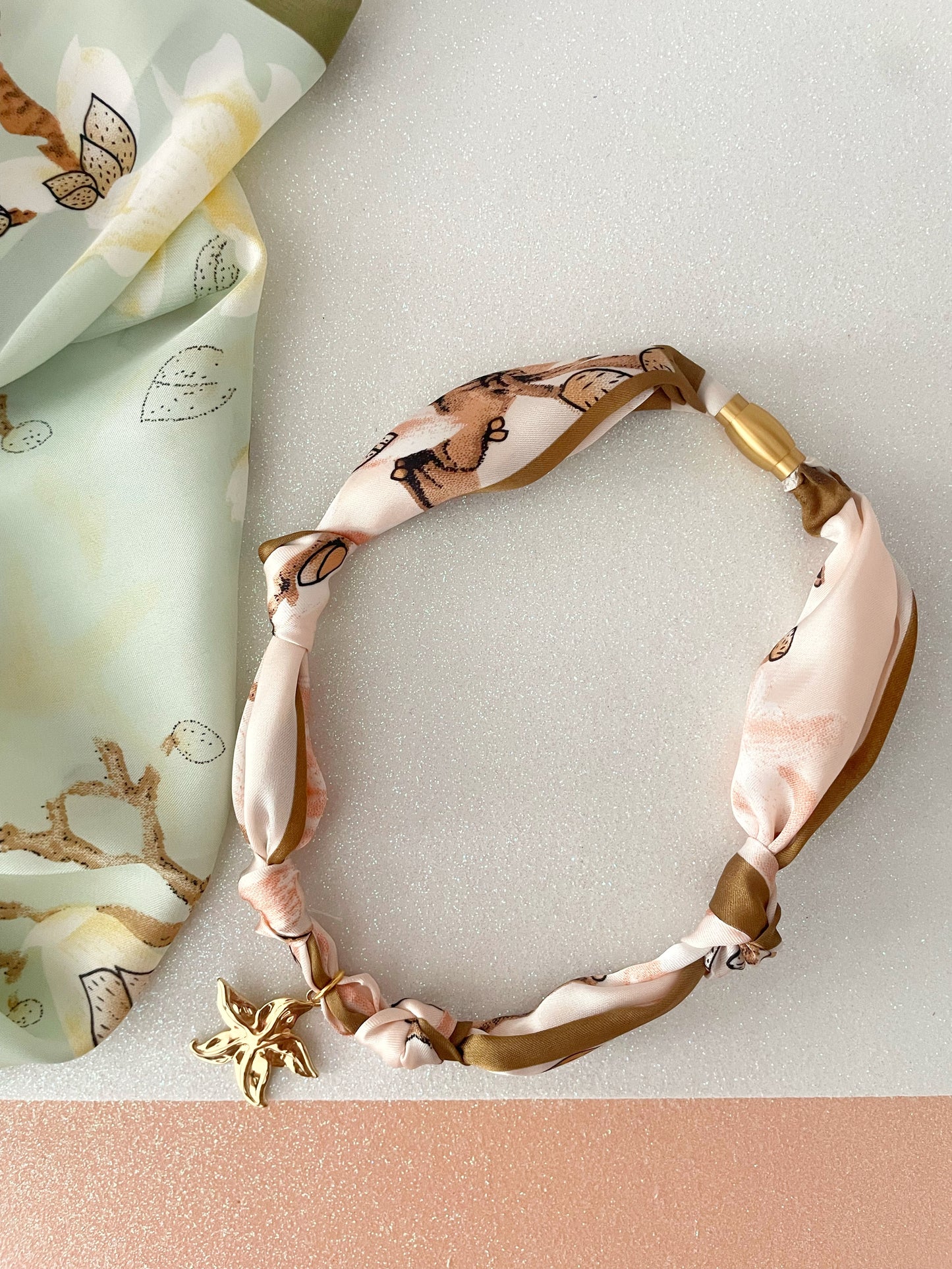 COLLAR SEDA