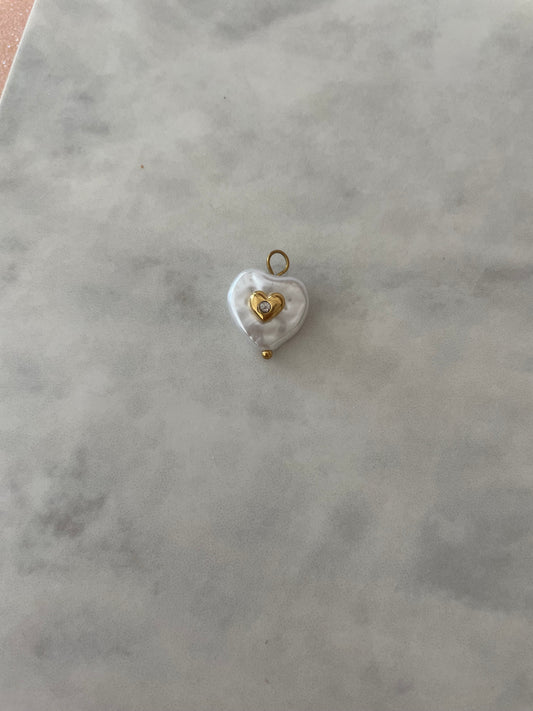 CHARM CORAZÓN PERLA