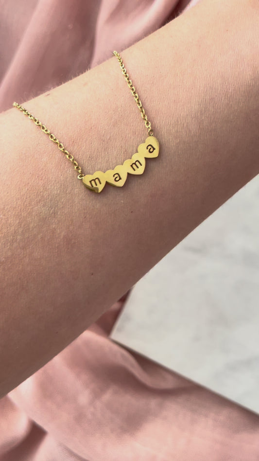 COLLAR CORAZONES DE MAMÁ
